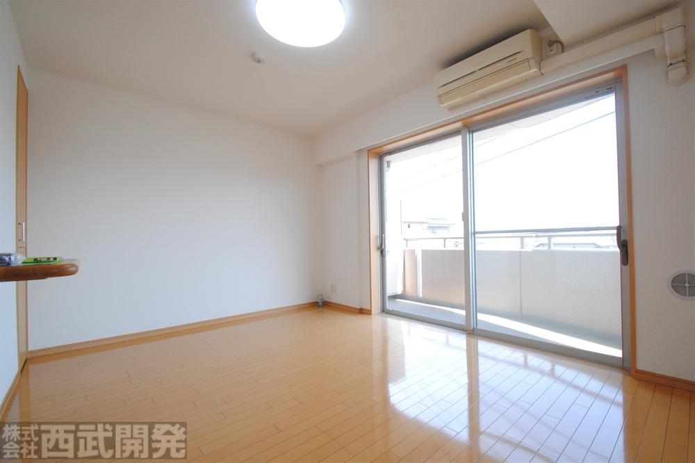 Living. LD8.7 Pledge With floor heating