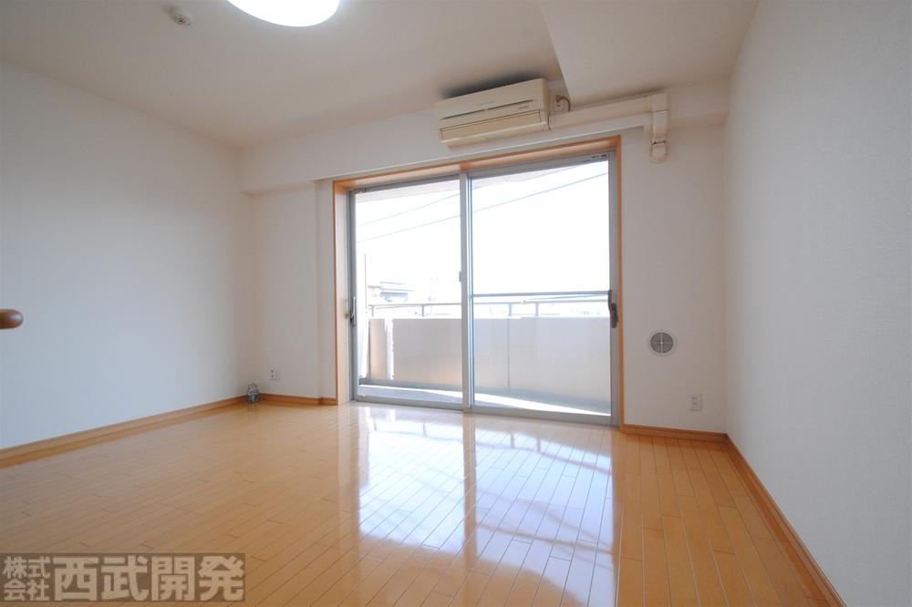 Living. LD8.7 Pledge With floor heating