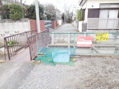 Other common areas. On-site trash yard