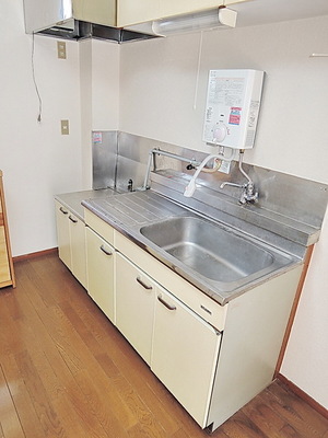 Kitchen. Two-burner gas stove installation Allowed Kitchen