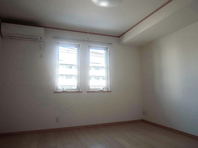 Other room space. LDK12 Pledge