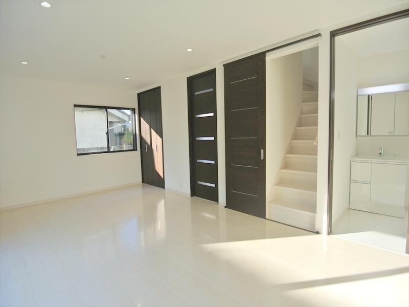 Living. Local (12 May 2013) Shooting