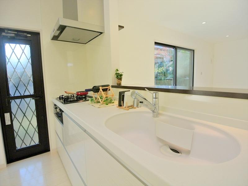 Kitchen. Local (12 May 2013) Shooting