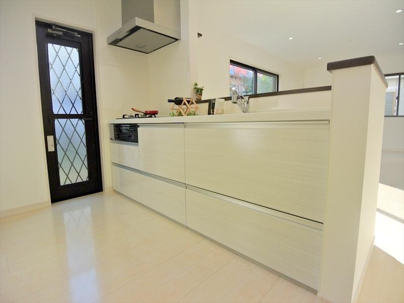 Kitchen. Local (12 May 2013) Shooting