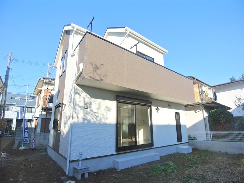 Local appearance photo. Local (12 May 2013) Shooting