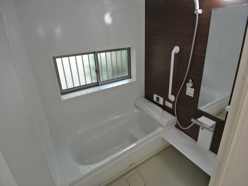 Bathroom. Local (10 May 2013) Shooting