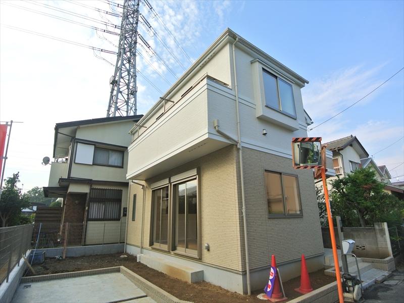 Local appearance photo. Local (10 May 2013) Shooting