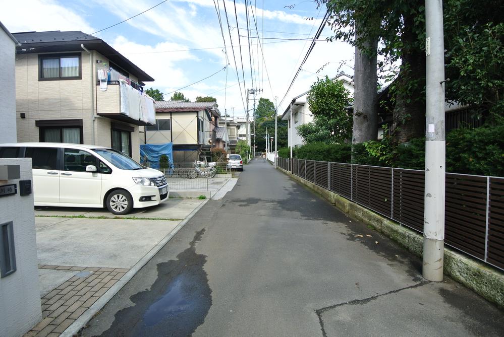 Local photos, including front road. Local (10 May 2013) Shooting