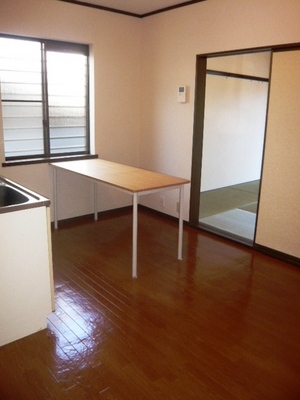 Kitchen. Bright kitchen space! !