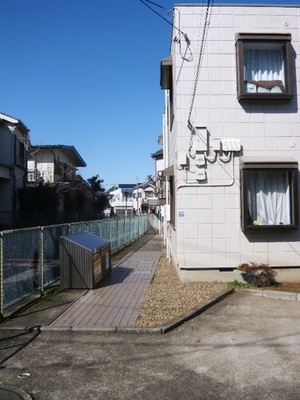 Entrance. Building inlet portion.