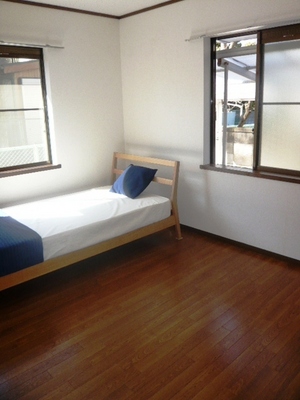 Living and room. Spacious 2DK! ! Please move the child is also OK.