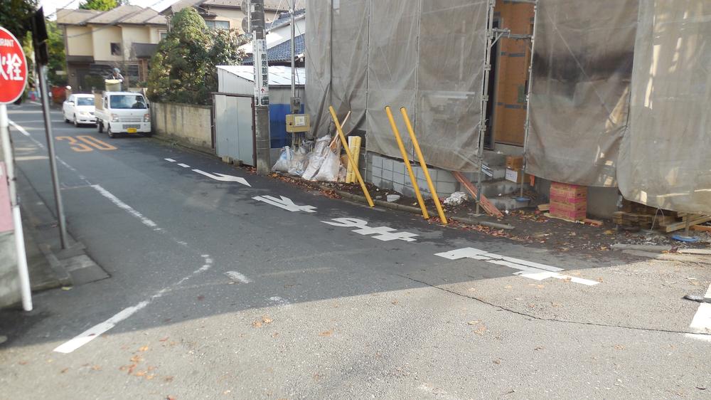 Local photos, including front road. Local (11 May 2013) Shooting