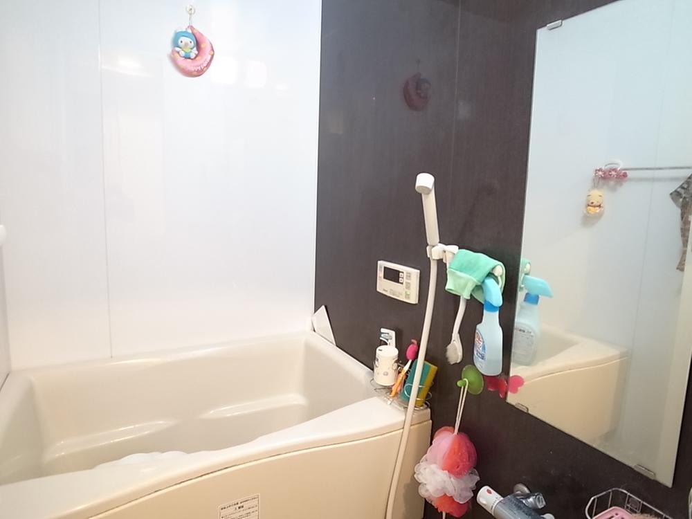 Bathroom. Indoor (12 May 2013) Shooting furniture ・ Accessories are not included in the sale price.