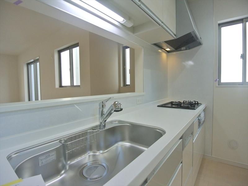 Kitchen. Local (12 May 2013) Shooting