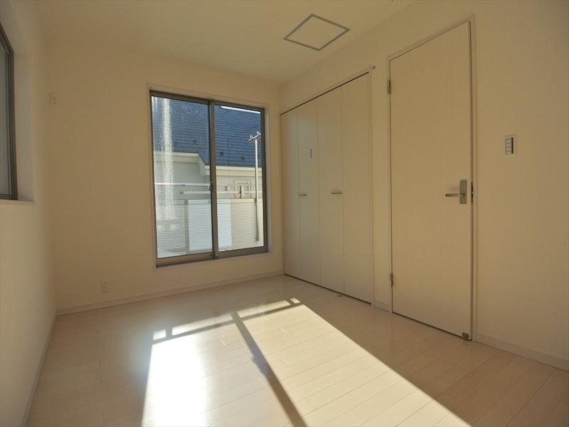 Non-living room. Local (12 May 2013) Shooting