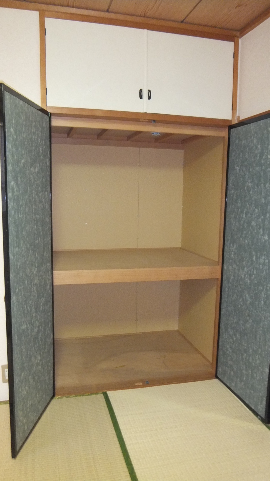 Receipt. Yes each room storage