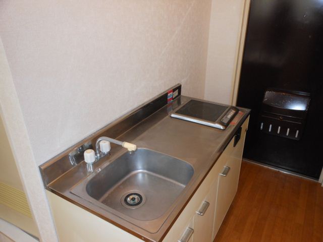 Kitchen. Cutting board is also put a kitchen with IH heater ☆