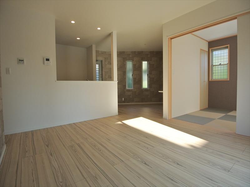 Living. Local (10 May 2013) Shooting