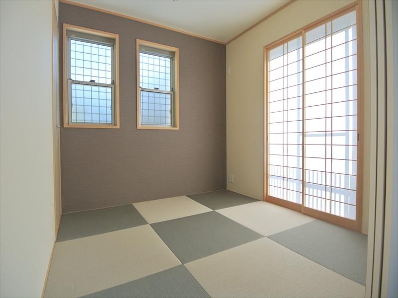 Non-living room. Local (10 May 2013) Shooting