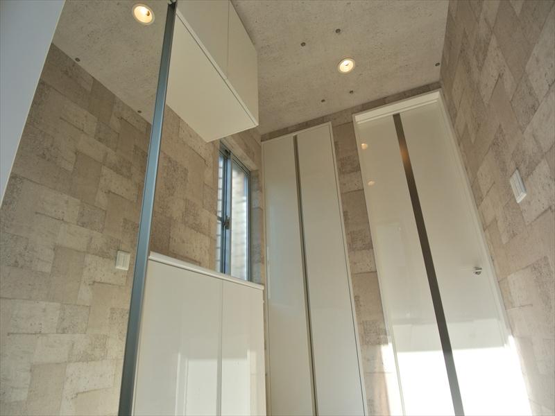 Entrance. Local (10 May 2013) Shooting