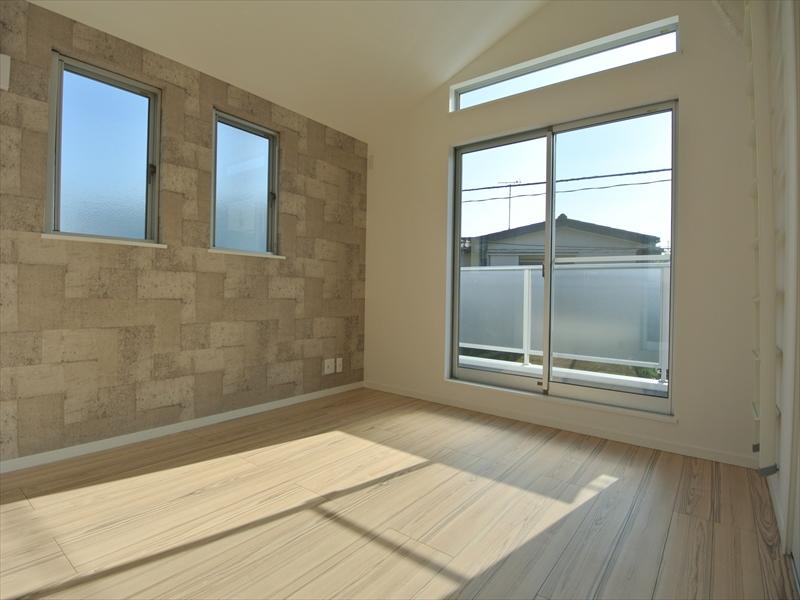 Non-living room. Local (10 May 2013) Shooting