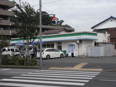 Convenience store. Family Mart (convenience store) to 200m