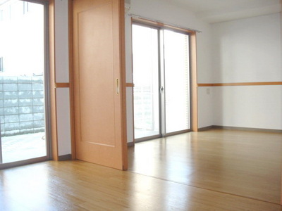 Other room space. A bright room