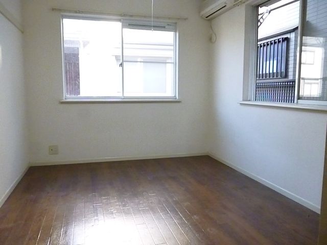 Living and room. Bright rooms with two faces lighting