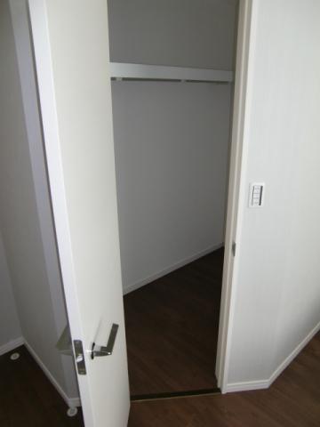 Receipt. The master bedroom has a large WIC. There is a storage capacity.