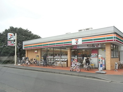Convenience store. 445m to Seven-Eleven (convenience store)