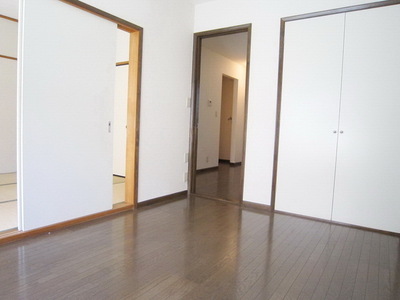 Other room space. Western-style 6 Pledge