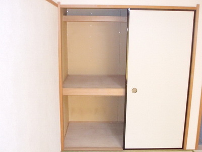 Receipt. Storage of Japanese-style room