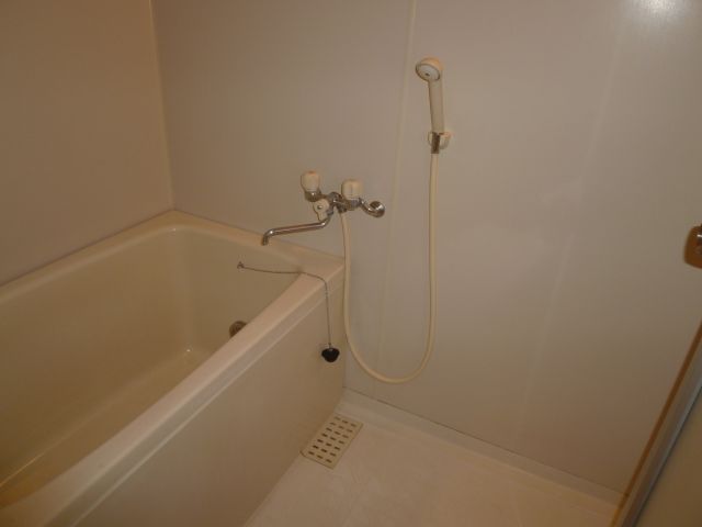 Bath. Bathing is equipped with Reheating function. 