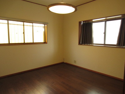 Living and room. 6 Pledge