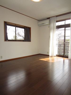 Living and room. 8 pledge