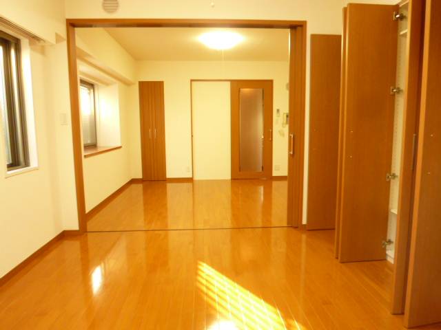 Living and room. A bright room