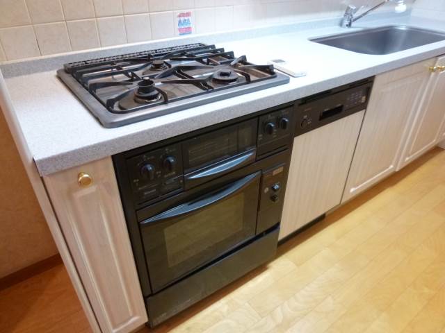 Kitchen. oven ・ With dishwasher