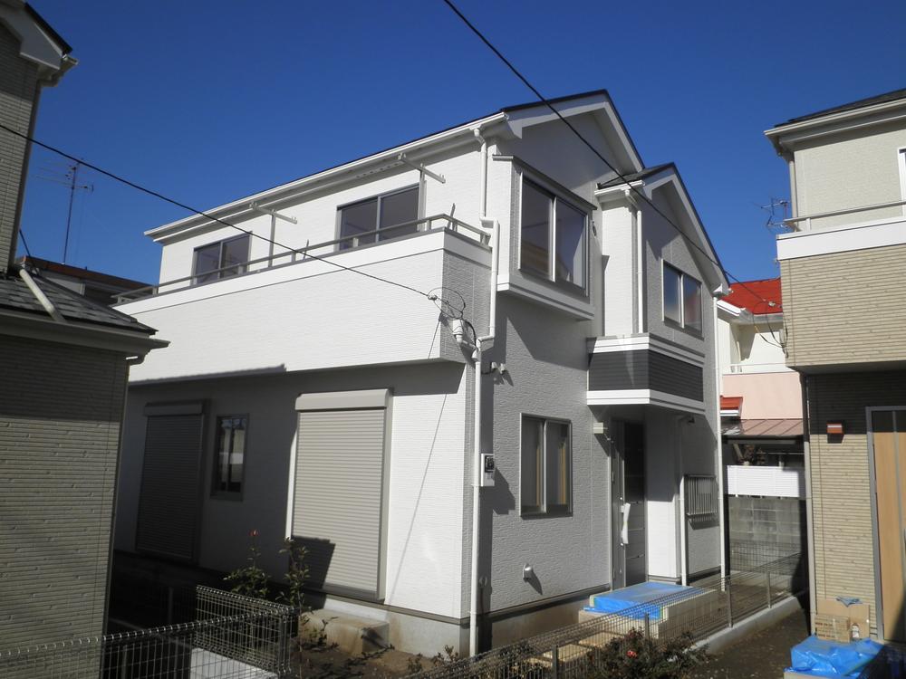 Local appearance photo. Local (11 May 2013) Shooting A Building