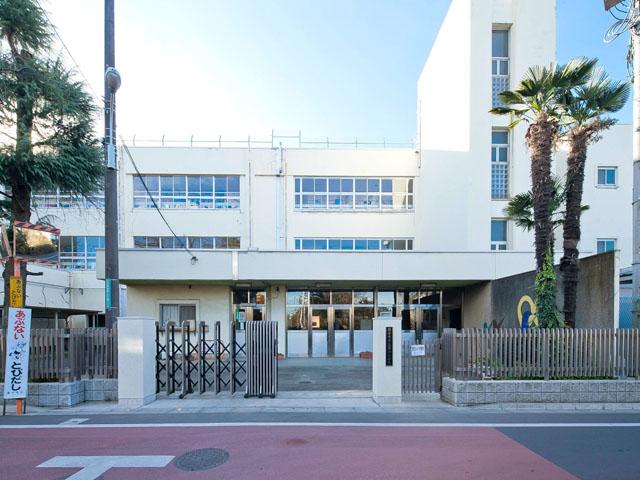 Primary school. Kokubunji Municipal sixth elementary school 1040m to