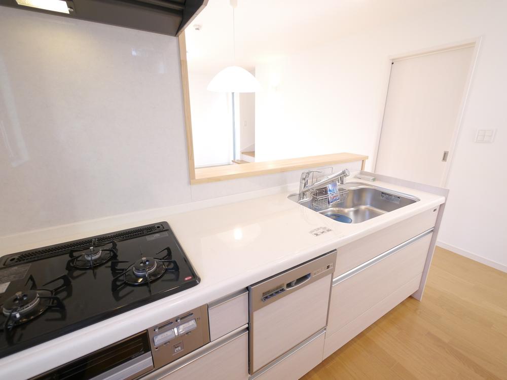 Kitchen. Dishwasher, Face-to-face kitchen