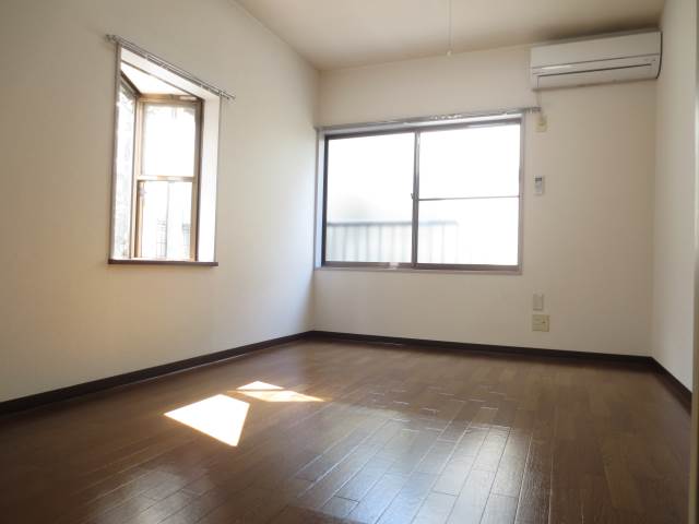 Living and room. Bright room (Photo 108)