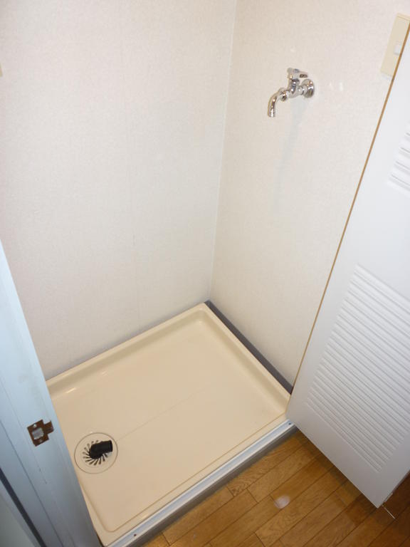 Other room space. Indoor Laundry Storage