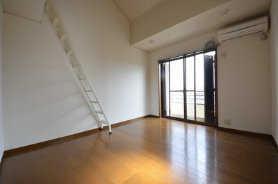 Living and room. ☆ Free to arrange space ☆