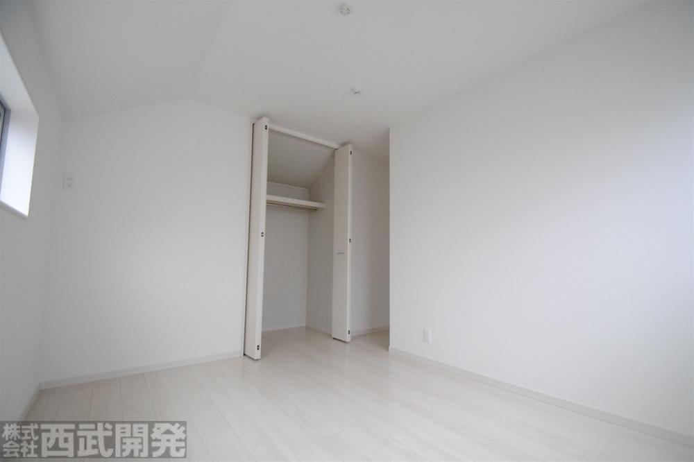 Non-living room. 1 Building Western 6.5 Pledge with closet