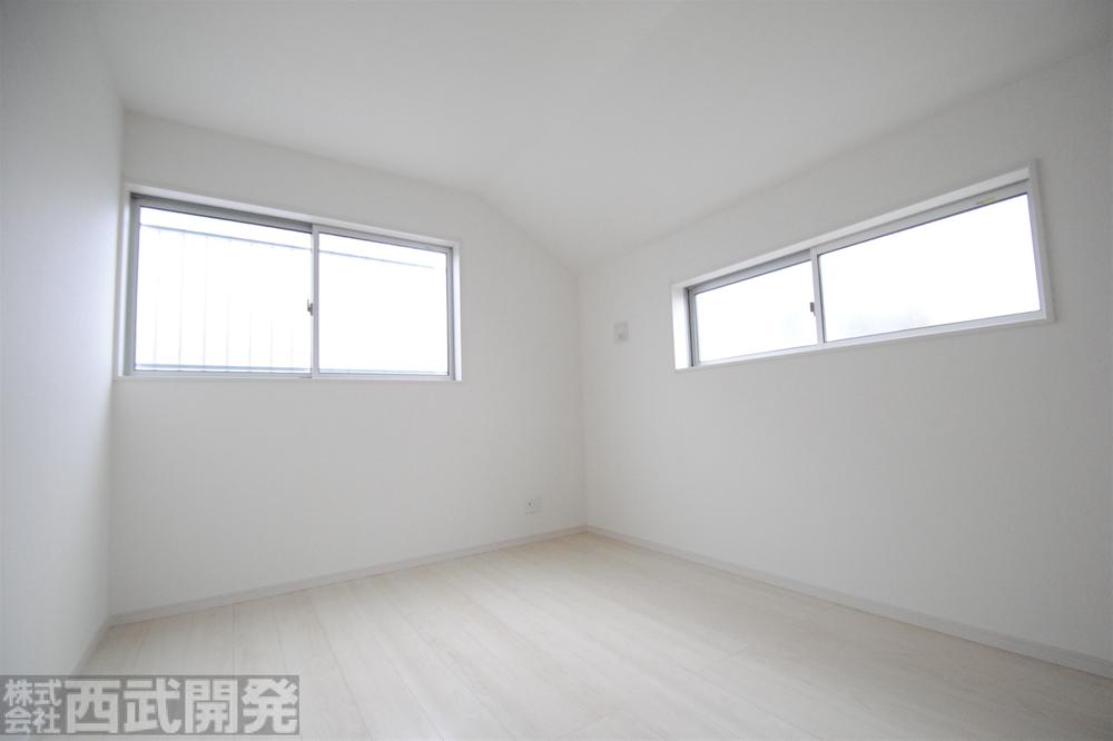 Non-living room. 1 Building Western 6.5 Pledge with closet