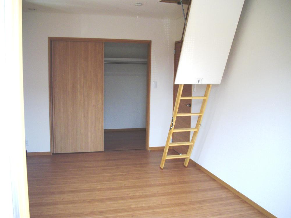 Non-living room. Indoor (July 2012) shooting