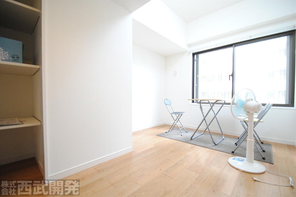 Non-living room. Western-style 4.7 Pledge With storage