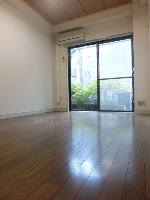 Living and room. 6 is a pledge beautiful flooring