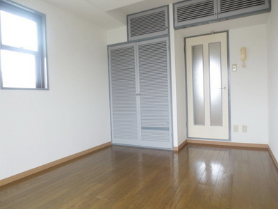 Other room space. Flooring