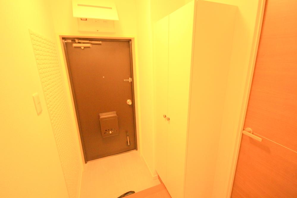 Entrance. Local (12 May 2013) Shooting